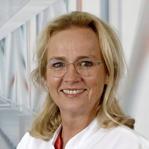 Dr. med. Julia Stüssel Fachärztin für Gynäkologie und Geburtshilfe Degum II